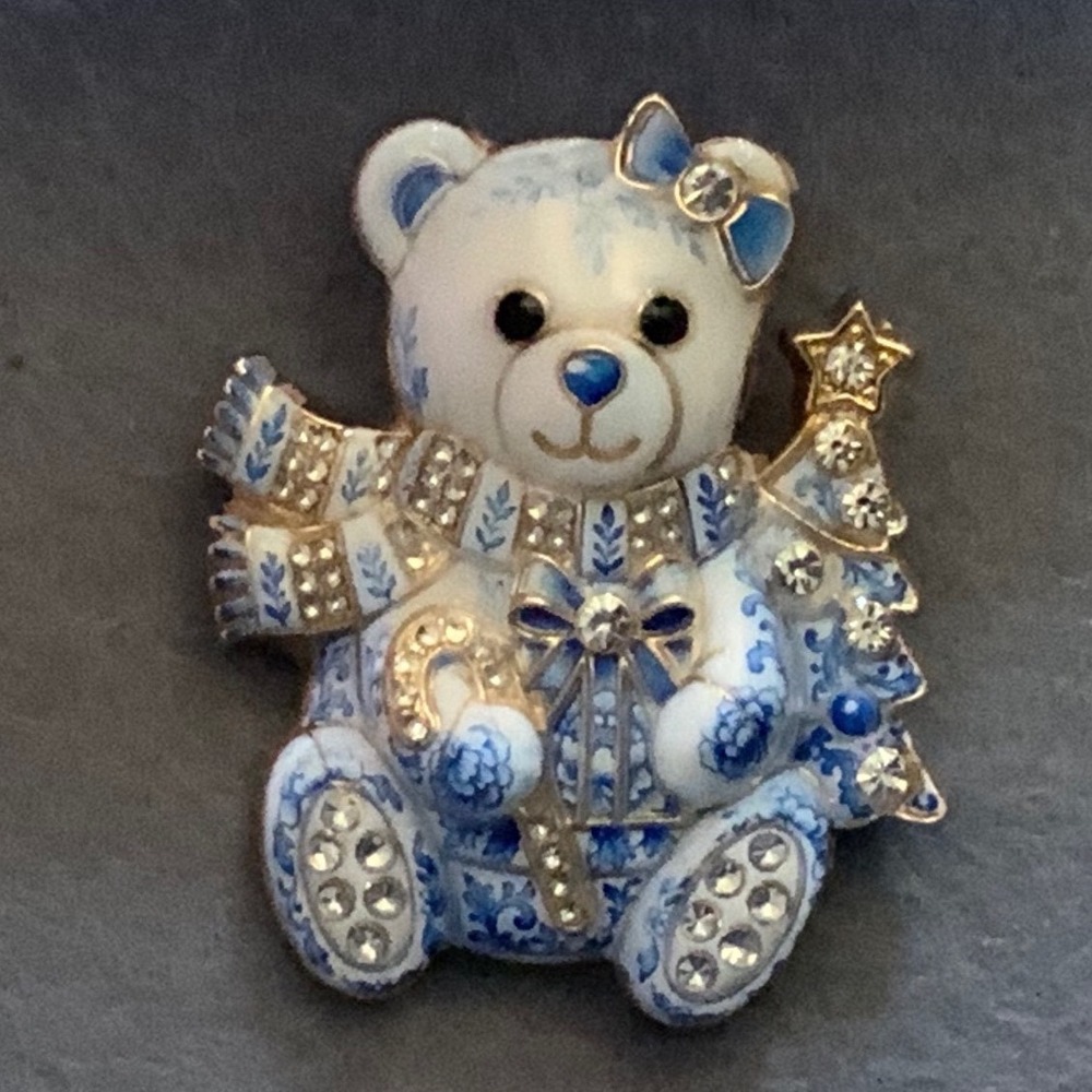 Christmas Teddy Bear Brooch Pin - Blue & White Chinoiserie Porcelain Style